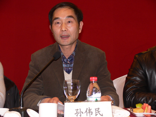 萧山区建设局副局长孙伟民在会上讲话